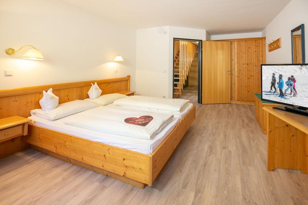 Schuetz Hotel Obertauern Bagian luar foto